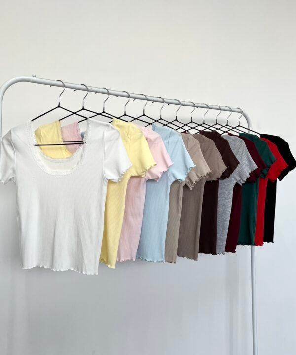 Alternative view of 2222-REMERA MORLEY FINO CUELLO CON PUNTILLA Y RULOTTE MANGA CORTA