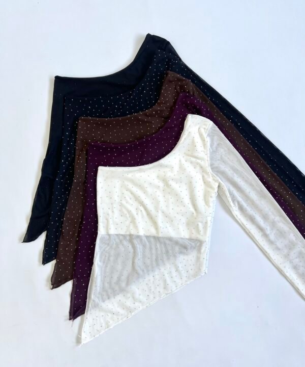 2108/TS-TOP TUL STRASS UNA MANGA PICO LATERAL CON TAJO RULOTTE