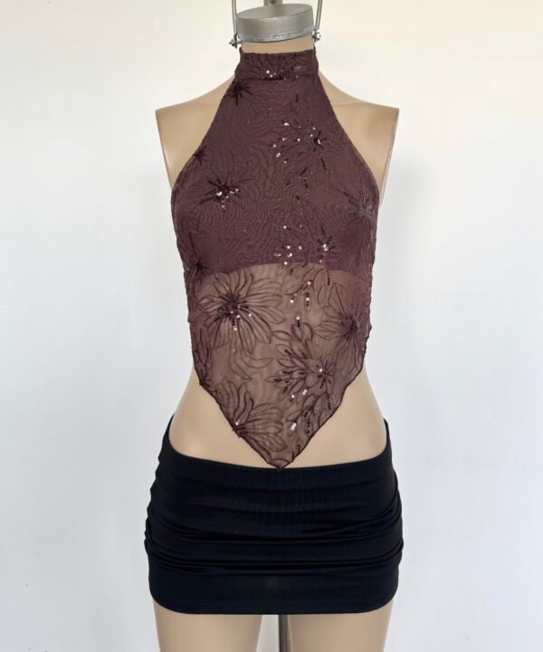 Alternative view of 2901/TB-TOP TUL BORDADO FLORES LENTEJUELA AMERICANA HALTER CUELLO CON PICO ABAJO