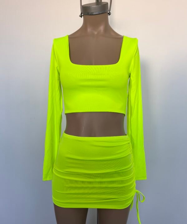 2418/FL-TOP MICROFIBRA FLUOR CUELLO CUADRADO FORRADO MANGA LARGA