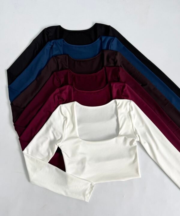 2418/3M-REMERA CROP MICROFIBRA MANGA LARGA ESCOTE CUADRADO FORRADO