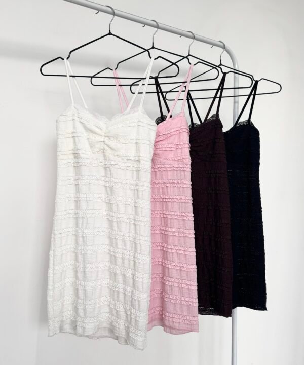 485/RB-Vestido Ruffle Bruna Tirita Con Bando Puntilla Y Frunce Centro Pechero