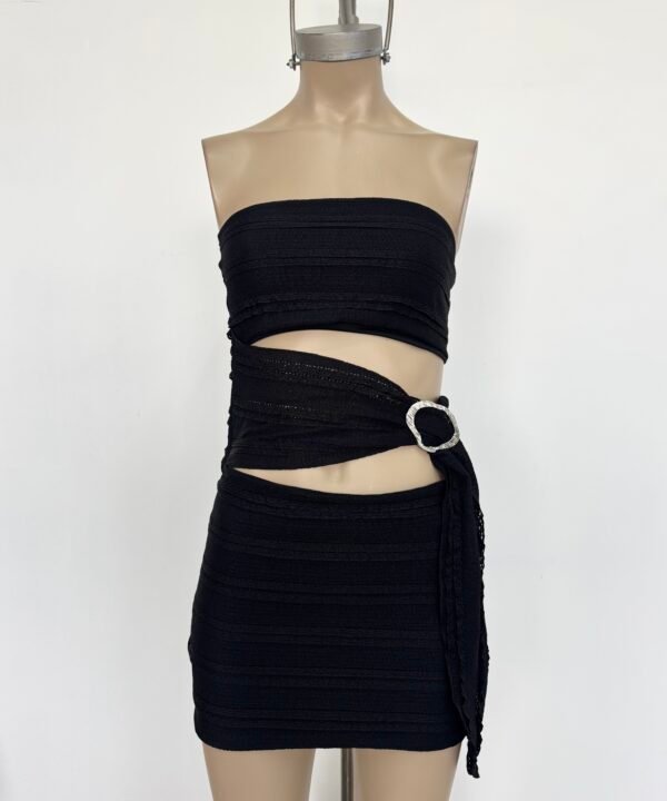 Alternative view of 511/RB-Vestido Ruffle Bruna Bando Con Recorte Cinturon Hebilla Y Pollera Forrado