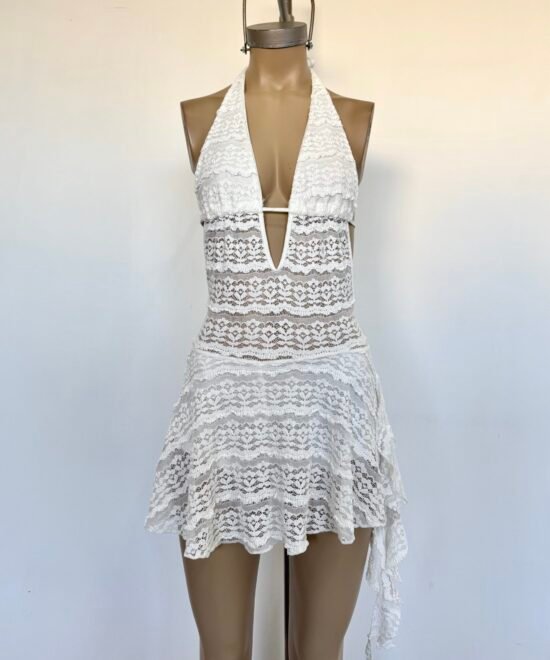 452/EM-Vestido Encaje Missha Pechera Larga Con Cordon Frunce Bajo Busto Y Volado Lateral Caido Con Short Interno - Imagen 3