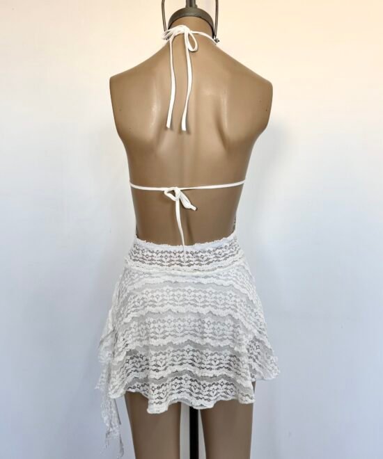 452/EM-Vestido Encaje Missha Pechera Larga Con Cordon Frunce Bajo Busto Y Volado Lateral Caido Con Short Interno - Imagen 4
