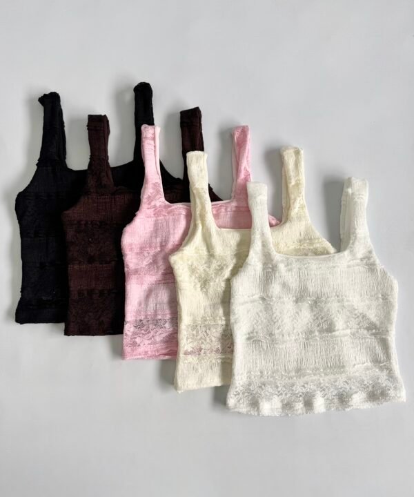 2411/ER-Top Encaje Ruffle Escote Cuadrado Forrado