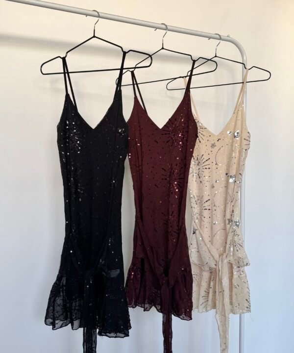 498/TL1-Vestido Tirita Tul Lentejuela Estrella Luna Escote V Con Lazo Para Atar Cintura Y Volado Abajo