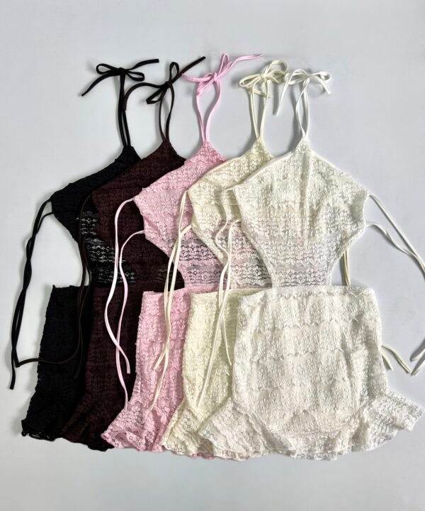 530/EM-Vestido Halter Encaje Missha Espalda Descubierto Con 4 Tiras Y Pollera Volado Laterales