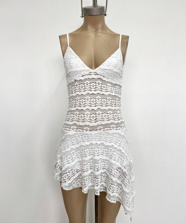 Alternative view of 512/EM-Vestido Encaje Missha Tirita Pechera Forrado Con Volado Irregular Pico Lateral Y Short Interno
