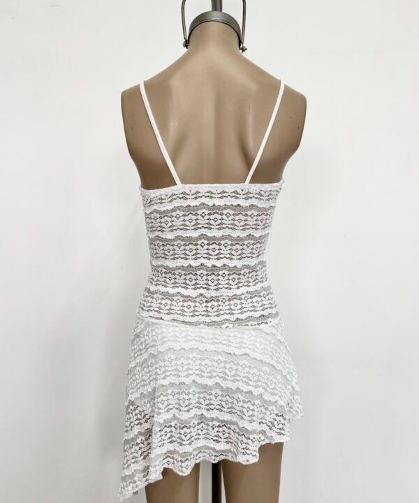 512/EM-Vestido Encaje Missha Tirita Pechera Forrado Con Volado Irregular Pico Lateral Y Short Interno - Image 3