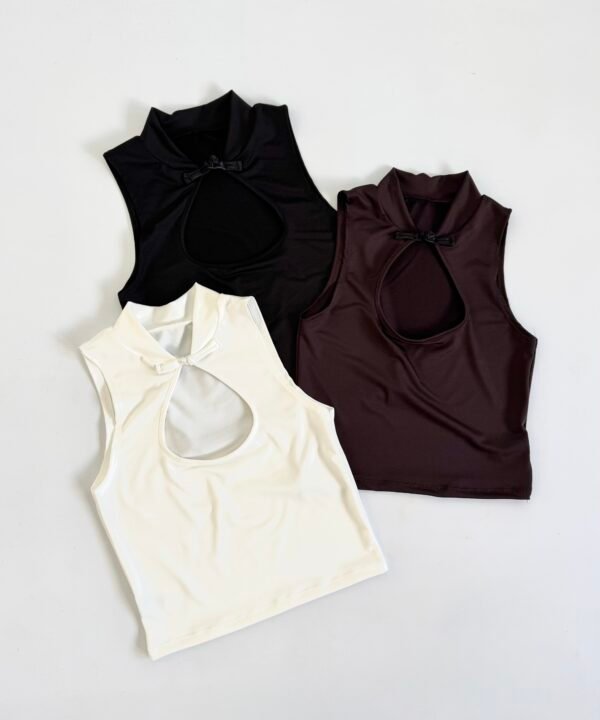 1429/M-Top Musculosa Microfibra Cuello Mao Aplique Alamar Con Abertura Busto