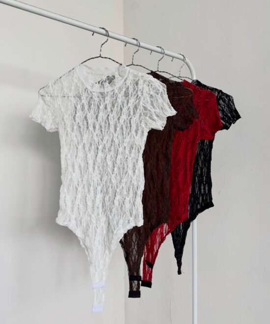 6022/ET-Body Encaje Tere Manga Corta Con Cuello Cerrado Puntilla Ancha