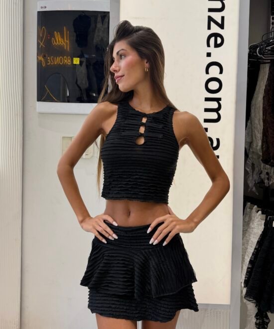 2080/R-Musculosa Mini Ruffle Escote V Cavado Con 3 Alamares Nudo